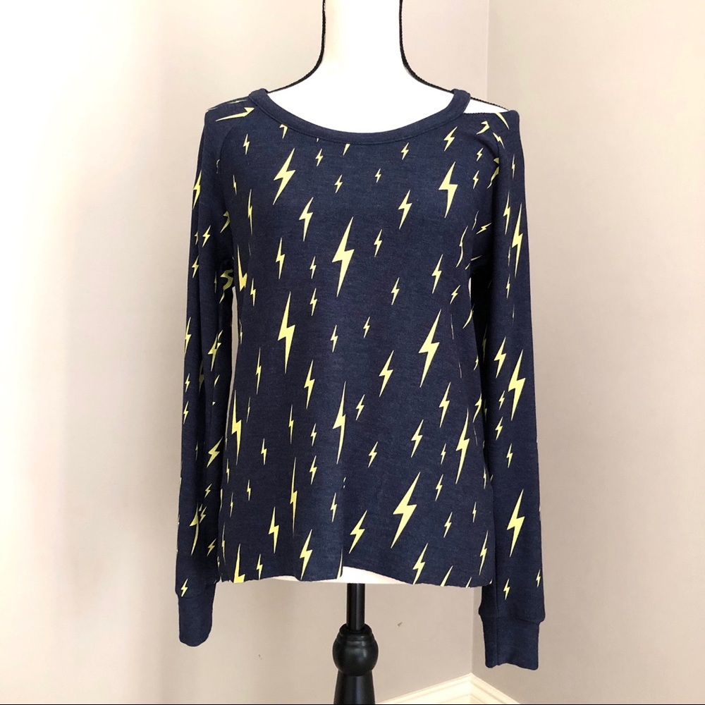 🆕 CHASER Bolt Pullover Soft Top • Sz MEDIUM